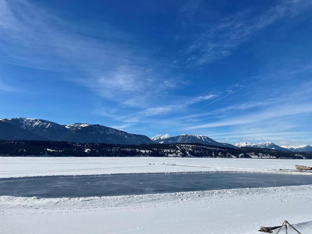 Akiskinook At Windermere Lake - Private Beach Access - New Pool And Hot Tub Now Open! インヴァーミア エクステリア 写真