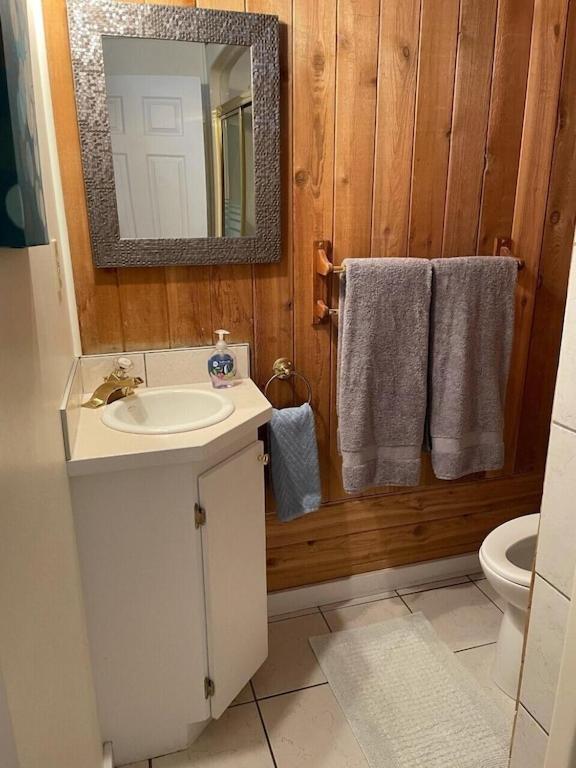 Akiskinook At Windermere Lake - Private Beach Access - New Pool And Hot Tub Now Open! インヴァーミア エクステリア 写真