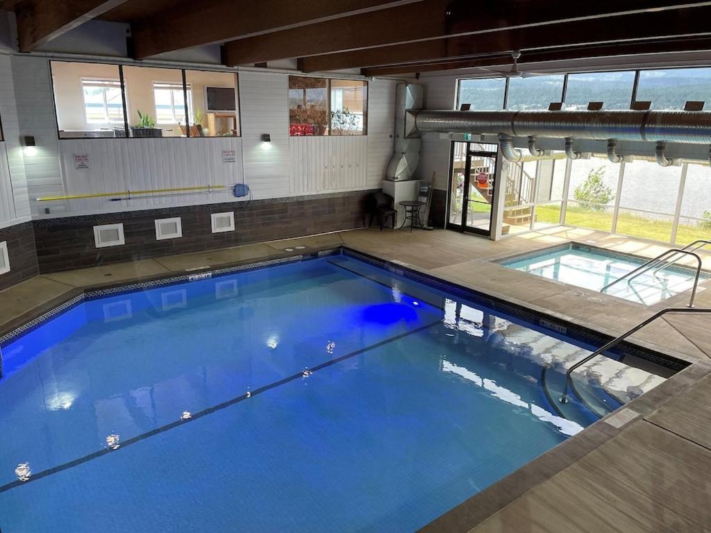 Akiskinook At Windermere Lake - Private Beach Access - New Pool And Hot Tub Now Open! インヴァーミア エクステリア 写真