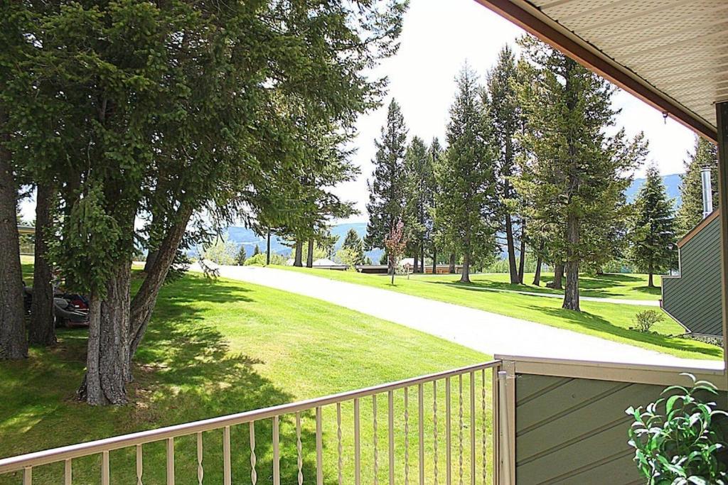 Akiskinook At Windermere Lake - Private Beach Access - New Pool And Hot Tub Now Open! インヴァーミア エクステリア 写真